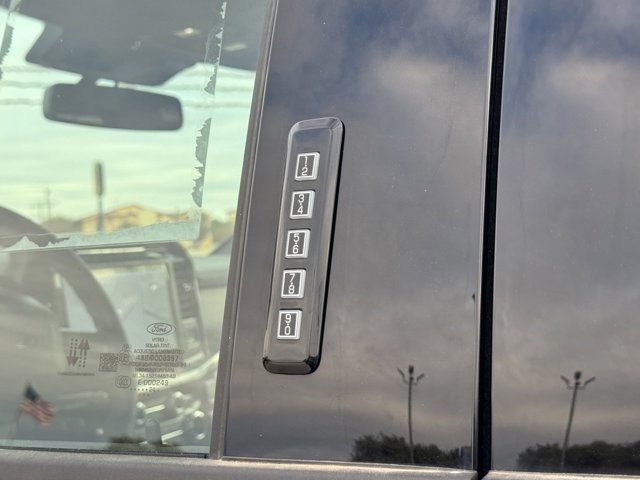 Vehicle image 16 of 30