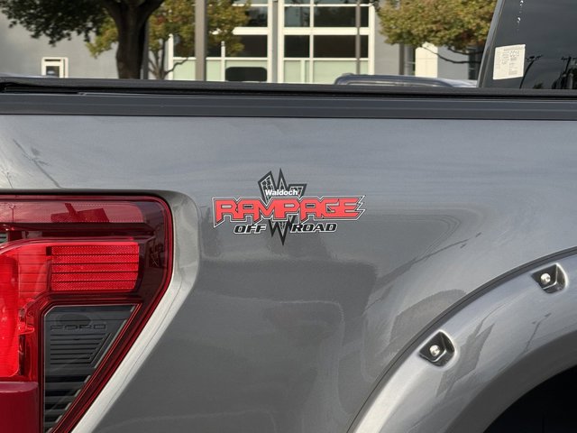 Vehicle image 11 of 30
