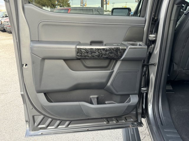 Vehicle image 15 of 30