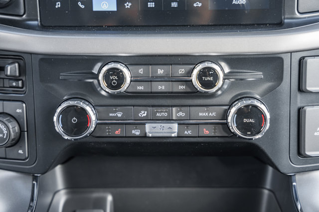 Vehicle image 41 of 45