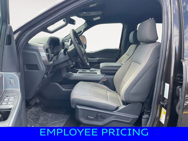 Vehicle image 9 of 16