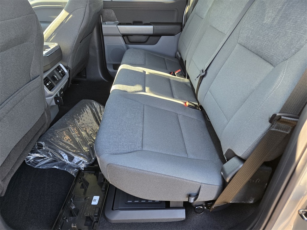Vehicle image 8 of 16