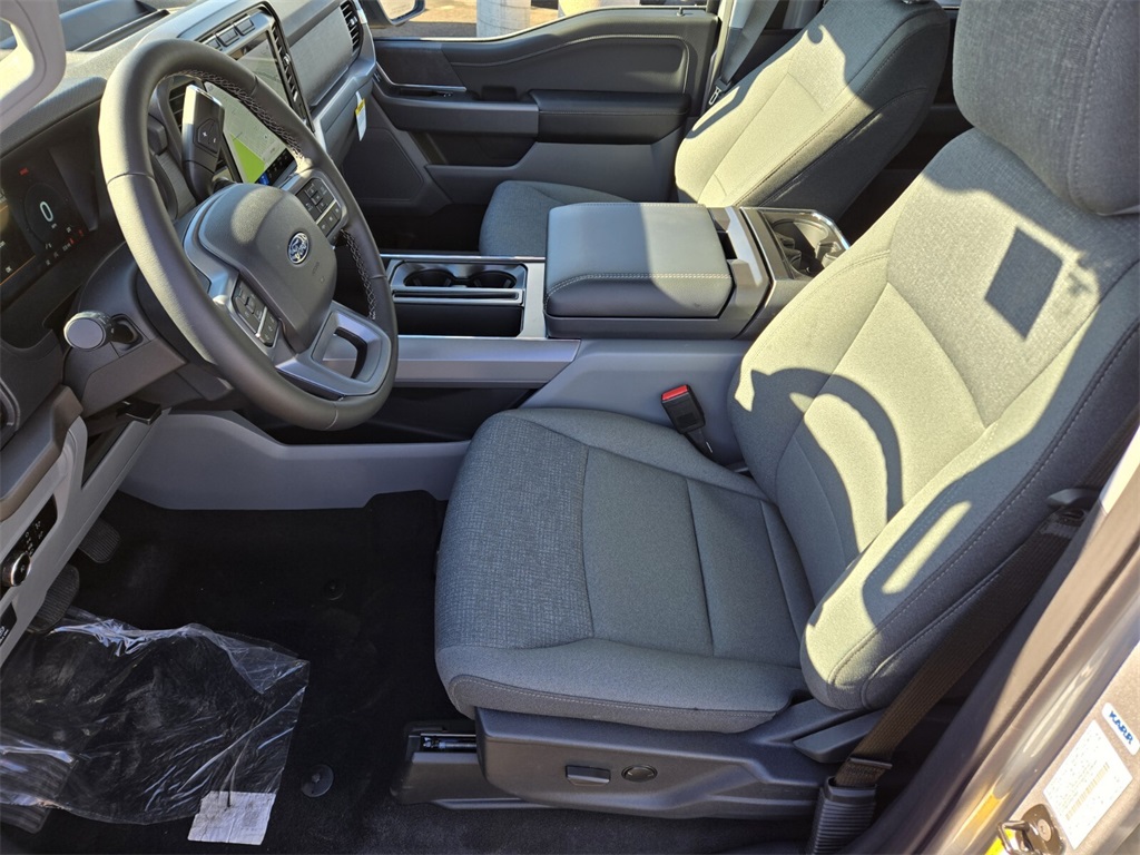 Vehicle image 7 of 16
