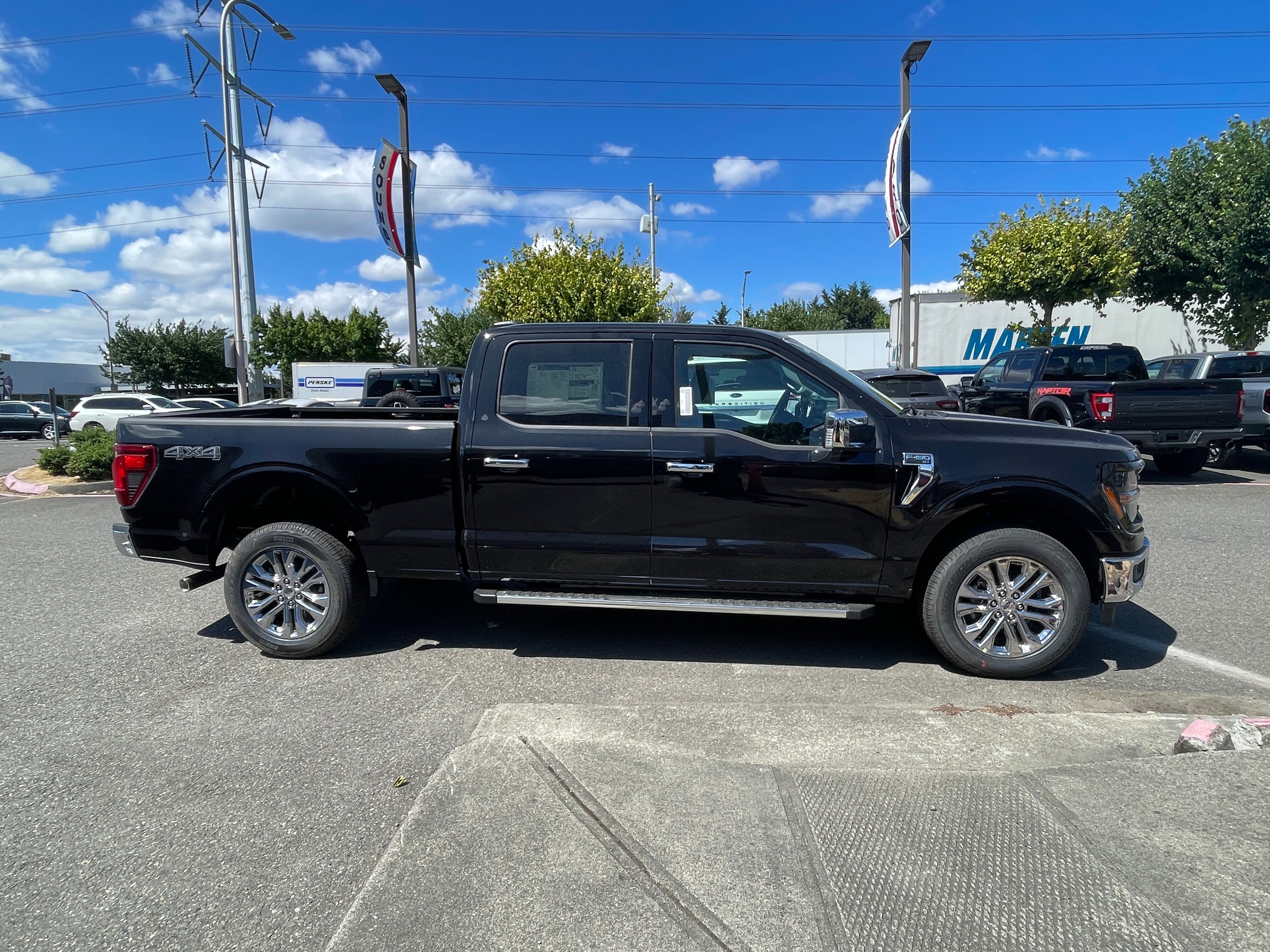 Vehicle image 4 of 10
