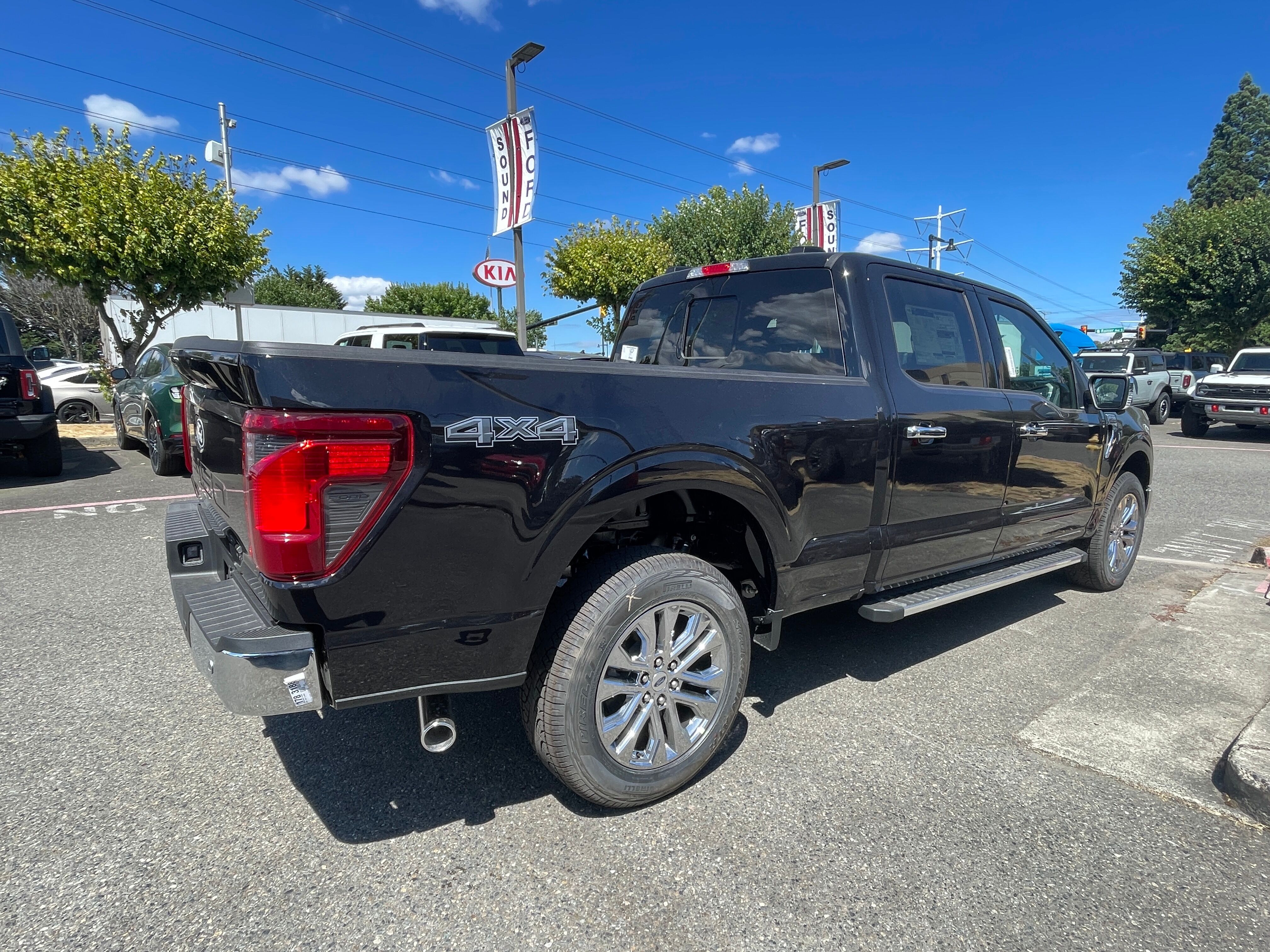 Vehicle image 5 of 10