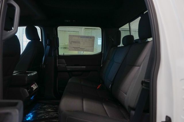 Vehicle image 27 of 30