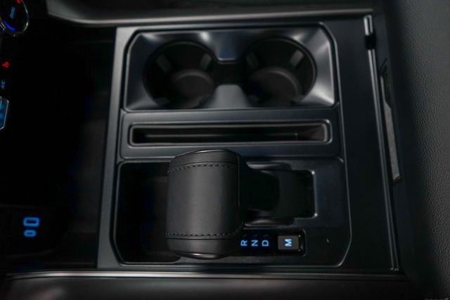 Vehicle image 22 of 30