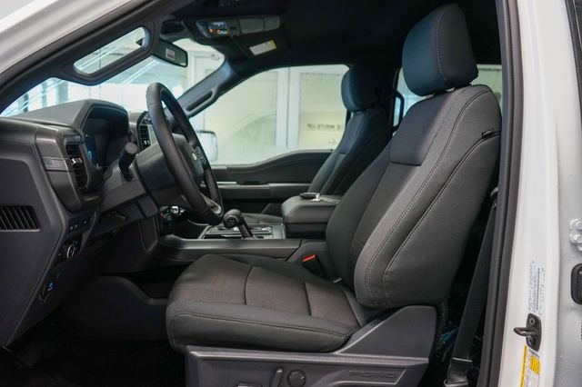 Vehicle image 18 of 30