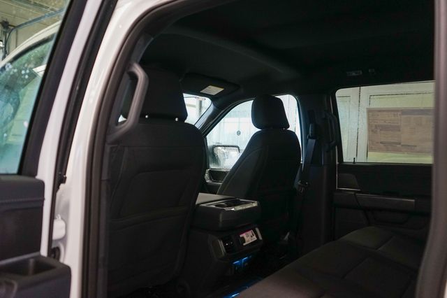 Vehicle image 26 of 30