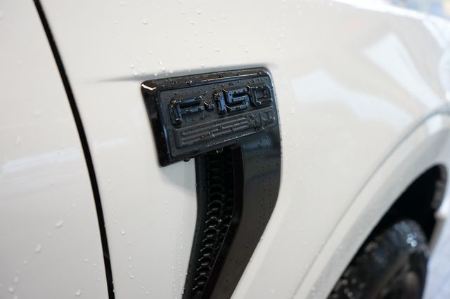 Vehicle image 15 of 30