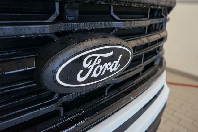 Vehicle image 16 of 30