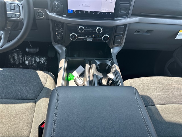Vehicle image 25 of 31