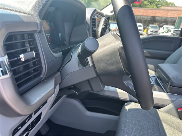 Vehicle image 15 of 31