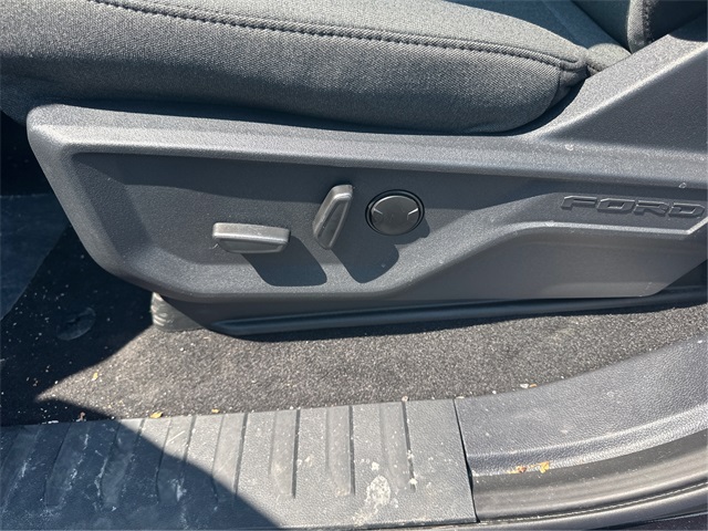 Vehicle image 14 of 31