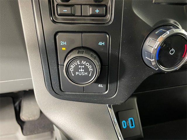 Vehicle image 13 of 23