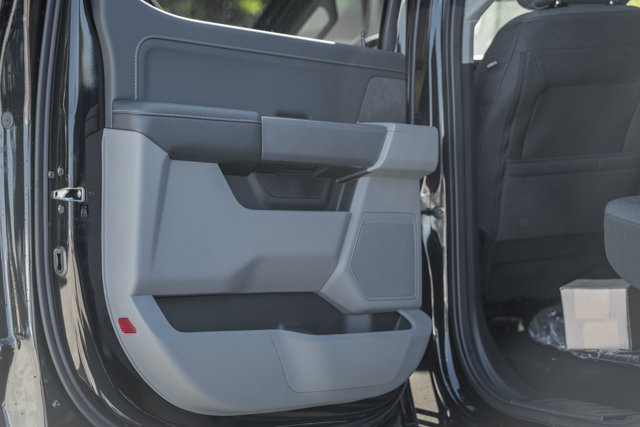 Vehicle image 10 of 45