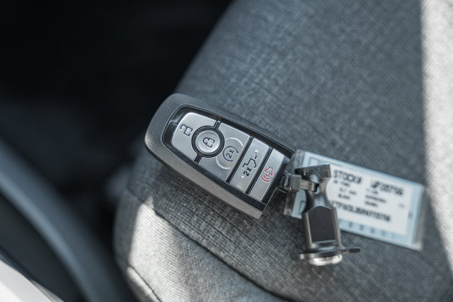 Vehicle image 26 of 45