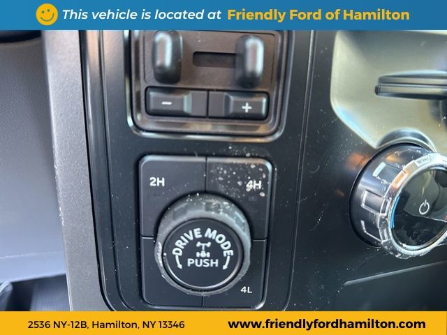 Vehicle image 21 of 25