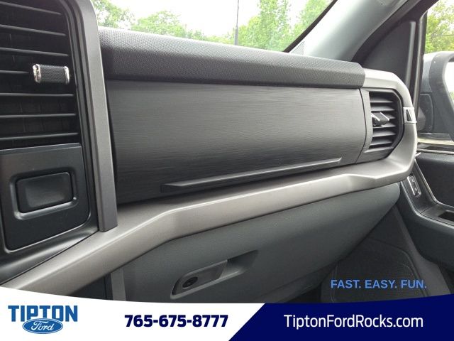 Vehicle image 17 of 43