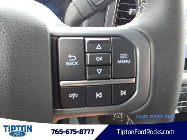 Vehicle image 37 of 43