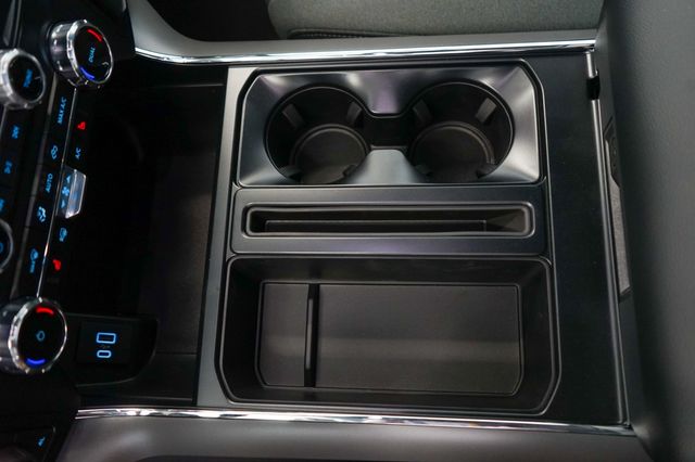 Vehicle image 18 of 25