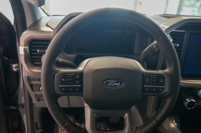 Vehicle image 14 of 25