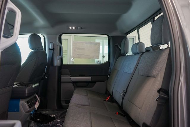 Vehicle image 22 of 25