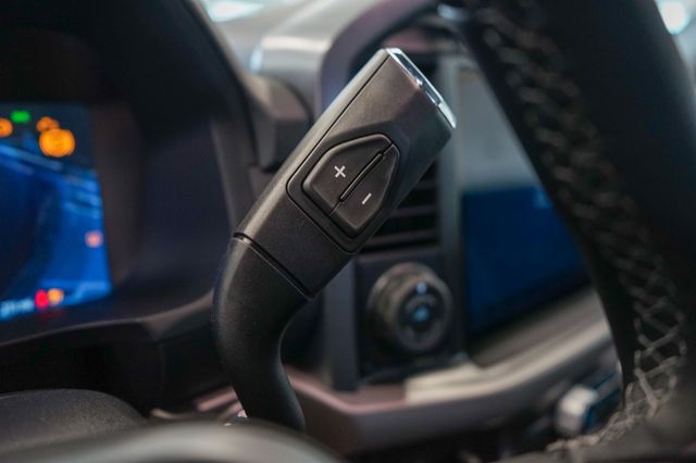 Vehicle image 15 of 25