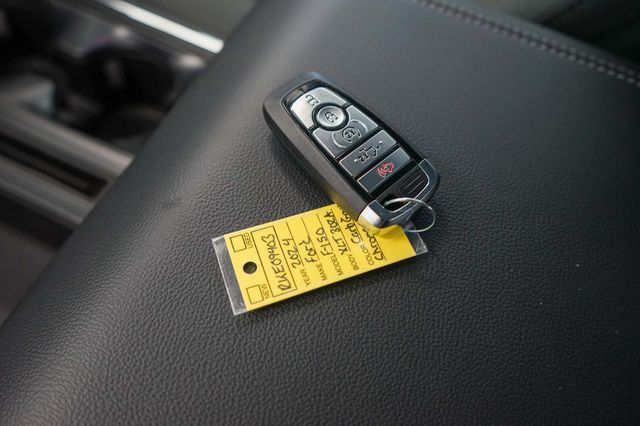 Vehicle image 19 of 25