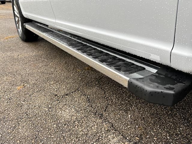 2024 Ford F-150 XLT Image 29 of 48