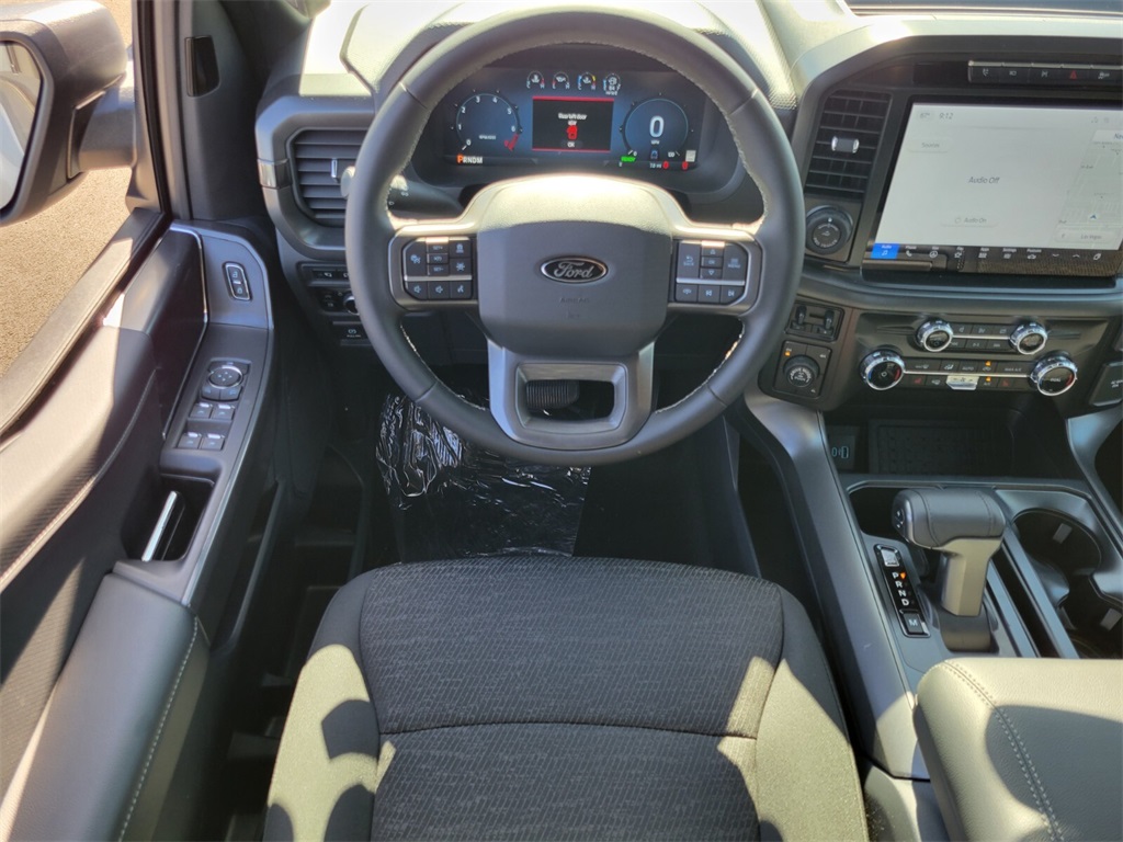 Vehicle image 9 of 15
