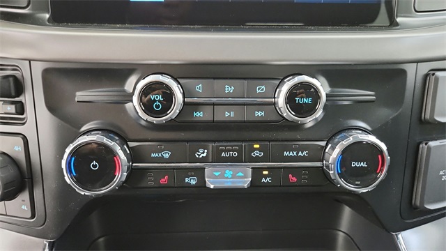 Vehicle image 23 of 24