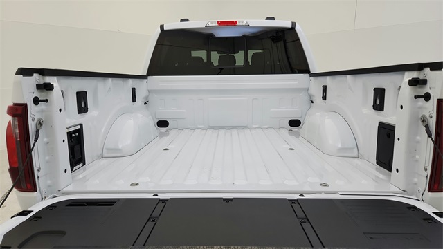 Vehicle image 11 of 24