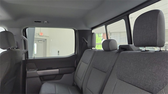 Vehicle image 14 of 24
