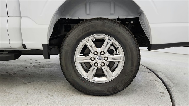 Vehicle image 9 of 24