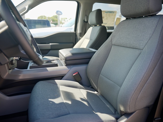 Vehicle image 14 of 39