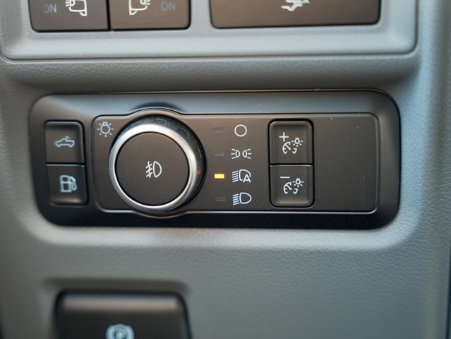 Vehicle image 28 of 39