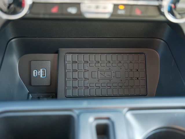 Vehicle image 24 of 39