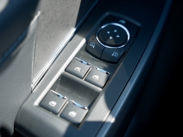 Vehicle image 29 of 39