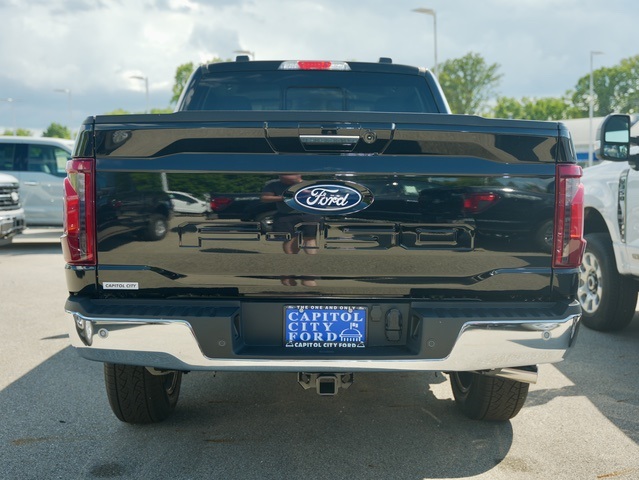 Vehicle image 4 of 39