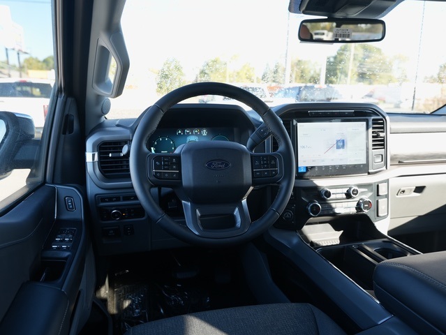 Vehicle image 16 of 41