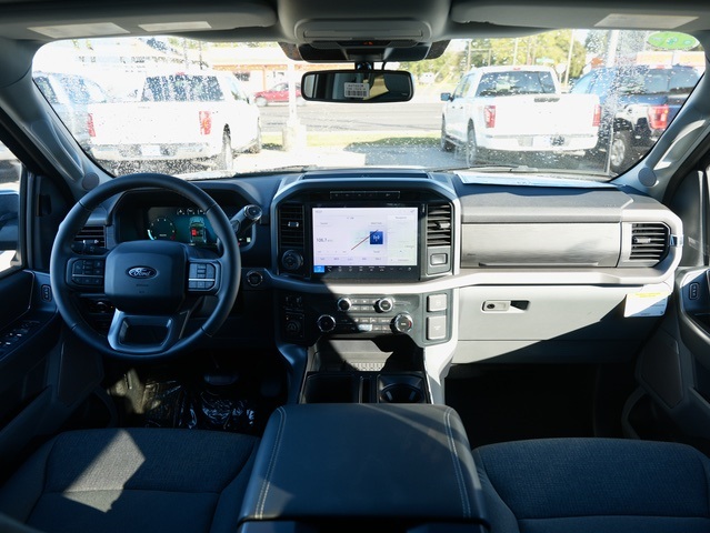 Vehicle image 15 of 41