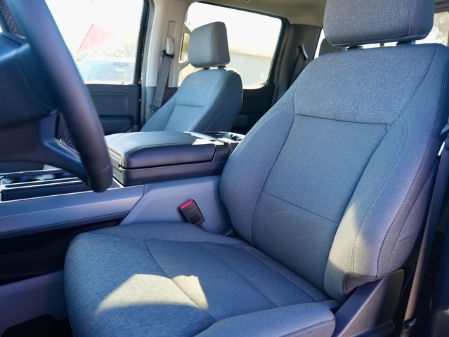 Vehicle image 14 of 41