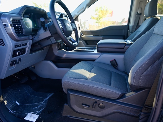 Vehicle image 13 of 41