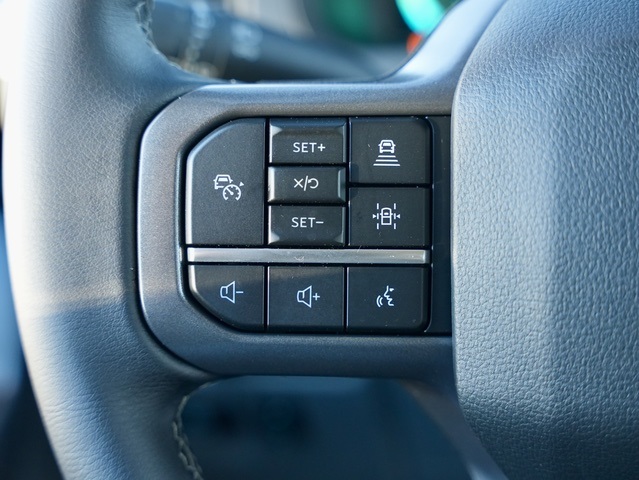 Vehicle image 17 of 41