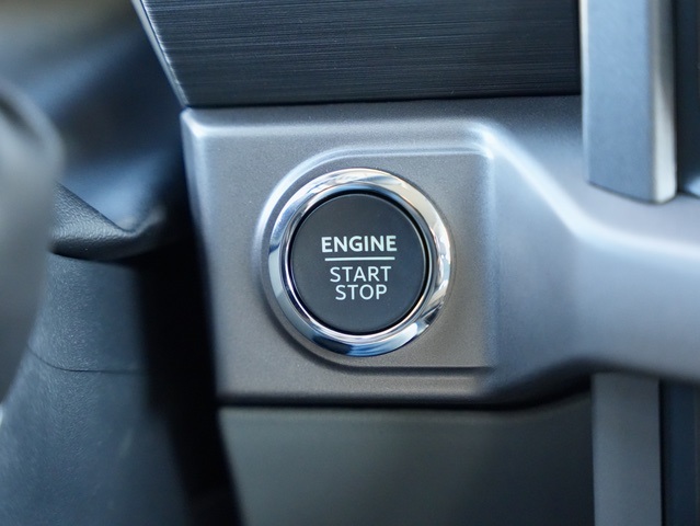 Vehicle image 27 of 41