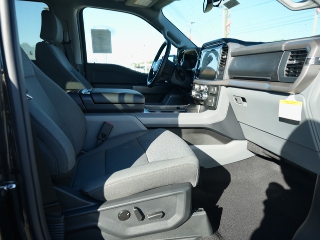 Vehicle image 8 of 41
