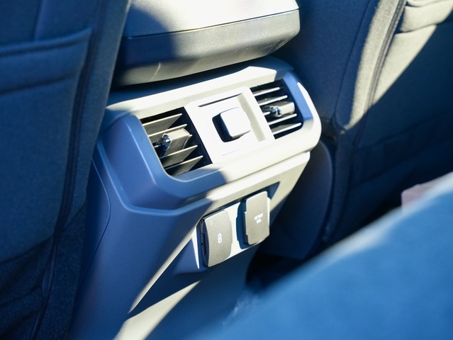 Vehicle image 12 of 41