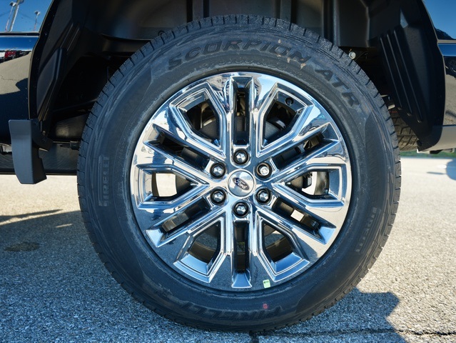 Vehicle image 37 of 41