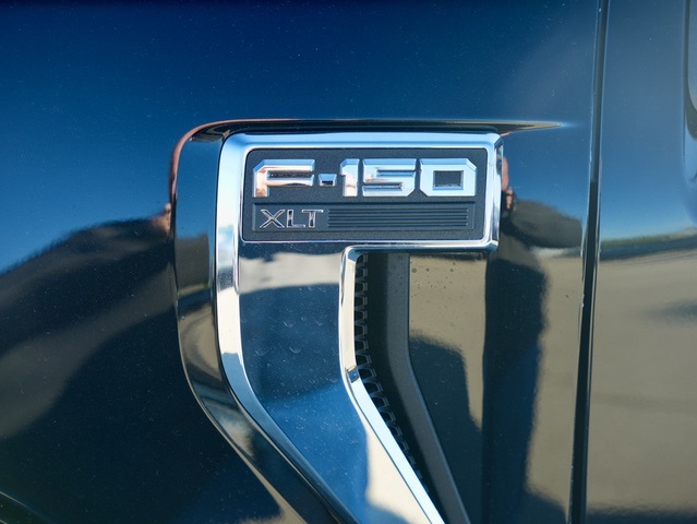 Vehicle image 33 of 41